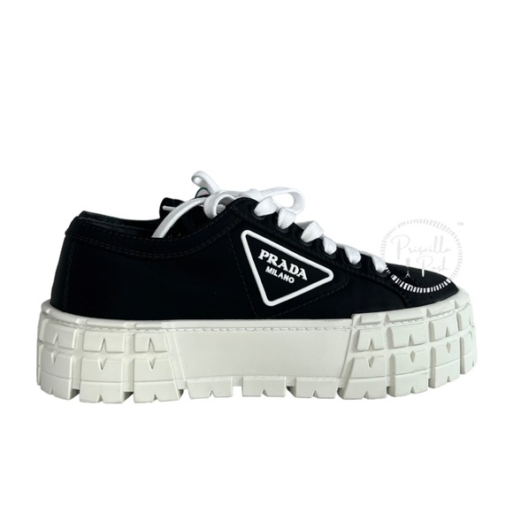 NWB Prada
Double Wheel low-top sneakers 38.5 Black White Platform Sole Logo - Picture 11 of 13